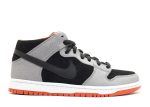 Dunk Mid Pro SB ‘Un-Supreme’