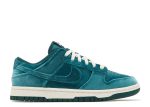 Wmns Dunk Low ‘Green Velvet’